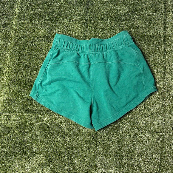 Womens Lululemon inner glow short 3” terry cascadia green size 4 - Picture 3 of 4